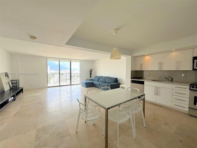 property at 1800 Collins Ave