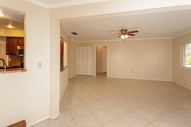 4248 Dryden Cir in Sarasota, FL - Building Photo - Building Photo