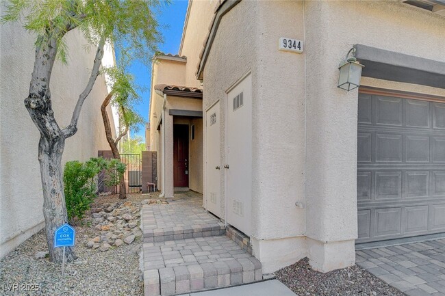 9344 Vista Waters Ln in Las Vegas, NV - Foto de edificio - Building Photo