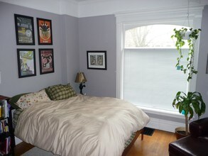 617 W South St in Kalamazoo, MI - Foto de edificio - Building Photo