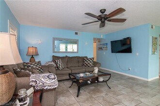 1400 Pompei Ln in Naples, FL - Building Photo - Building Photo