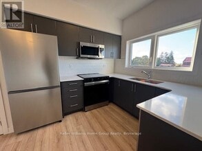 940 St David St N in Fergus, ON - Building Photo - Building Photo