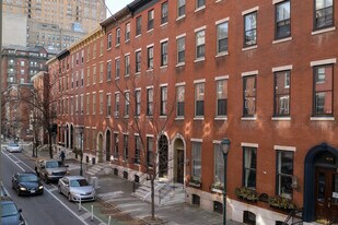 1632 Spruce St in Philadelphia, PA - Building Photo