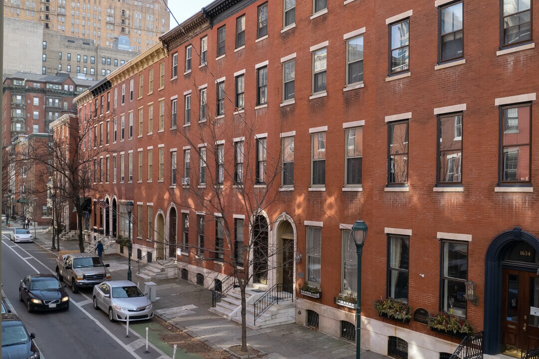 1632 Spruce St in Philadelphia, PA - Building Photo