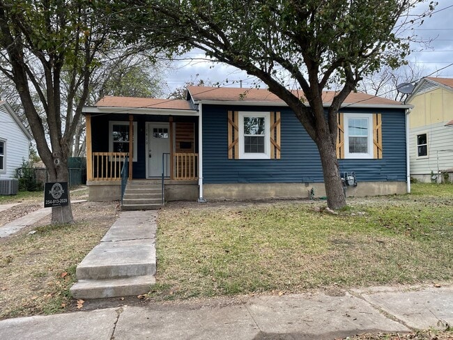 property at 1410 E Barton Ave