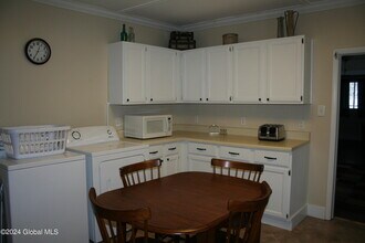 55 Beekman St in Saratoga Springs, NY - Building Photo - Building Photo