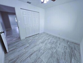 324 S Chillingworth Dr in West Palm Beach, FL - Building Photo - Building Photo