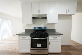 2120 E Almont Ave in Anaheim, CA - Building Photo - Building Photo