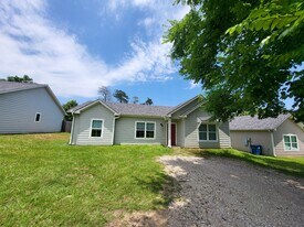 6205 County Rd 1143 in Tyler, TX - Building Photo