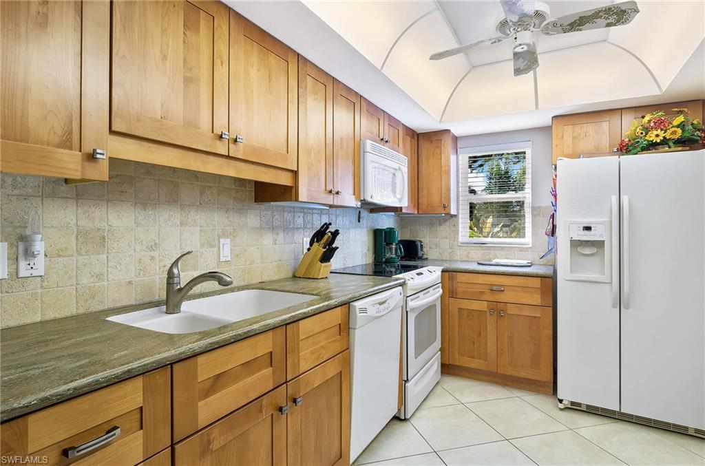 27249 Pullen Ave-Unit -4 in Bonita Springs, FL - Building Photo