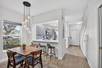 5015 Palmbrooke Cir in West Palm Beach, FL - Building Photo - Building Photo