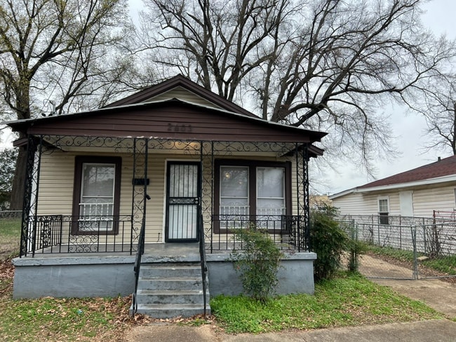 property at 2603 Felix Ave