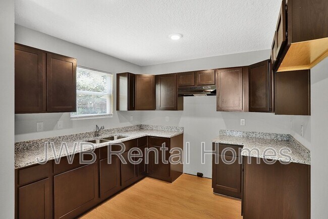 2208 Spires Ave in Jacksonville, FL - Building Photo - Building Photo
