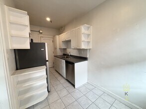 1949 Commonwealth Ave, Unit 52 in Boston, MA - Foto de edificio - Building Photo