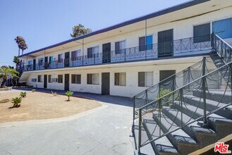 5493 Atlantic Ave in Long Beach, CA - Building Photo - Building Photo