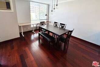 11733 Goshen Ave in Los Angeles, CA - Building Photo - Building Photo