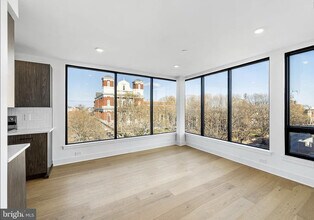 1800 W Girard Ave in Philadelphia, PA - Building Photo - Building Photo