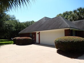 1858 Vineland Ln in Tallahassee, FL - Building Photo - Building Photo