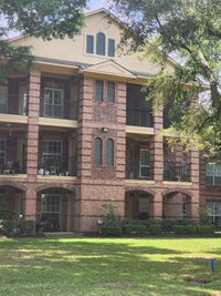 2803 Kings Crossing Dr photo'