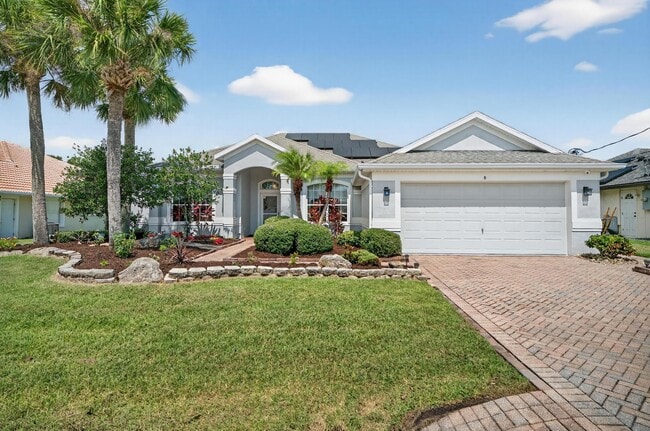 8 Collinson Ct in Palm Coast, FL - Foto de edificio - Building Photo