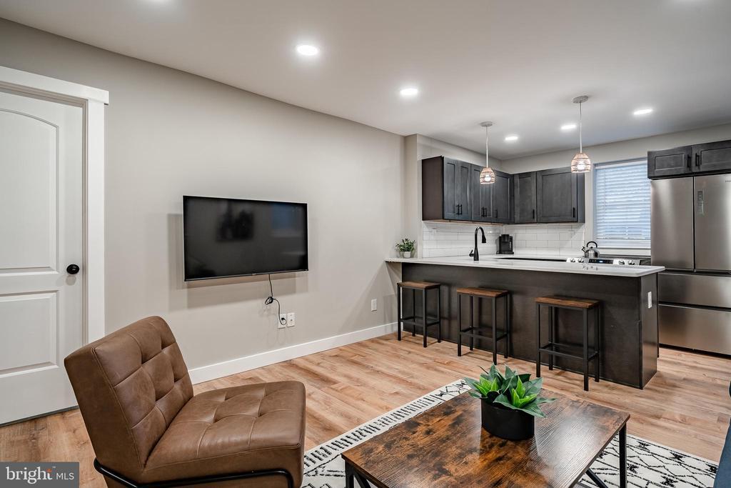 221 W 6th St-Unit -UNIT1 in Wilmington, DE - Building Photo