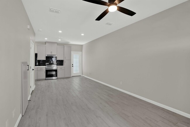 1010 Monaco Blvd in Laredo, TX - Building Photo - Building Photo