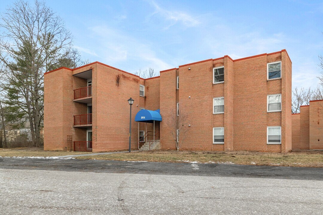 904 Brightwood Manor Dr in Blacksburg, VA - Building Photo