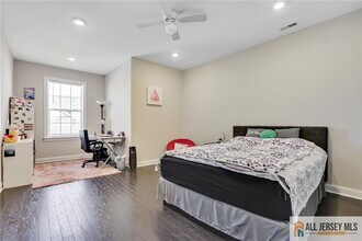 1 Lafayette Wy in East Windsor, NJ - Building Photo - Building Photo