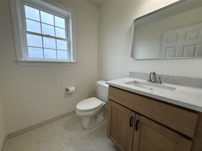 24 Burma Rd in Marlboro, NY - Building Photo - Building Photo