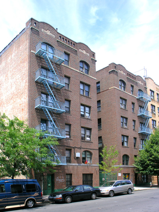 2069-2071 Walton Ave in Bronx, NY - Building Photo