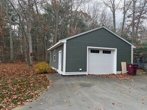 44 Navaho Shores Rd in Middleboro, MA - Building Photo - Building Photo