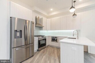 90-94 E Laurel St in Philadelphia, PA - Building Photo - Building Photo