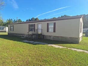 1134 Kelly Dr in Hinesville, GA - Foto de edificio - Building Photo