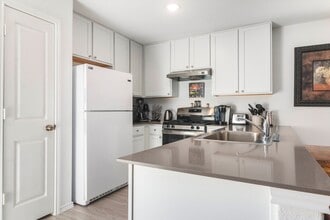 9836 Butte Crk in San Antonio, TX - Building Photo - Building Photo
