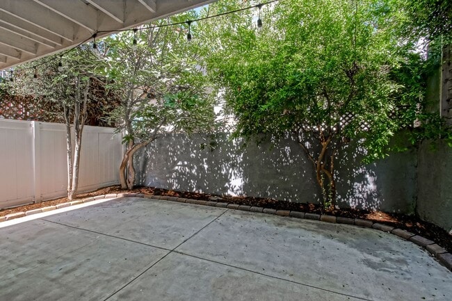 1736 Steinhart Ave in Redondo Beach, CA - Foto de edificio - Building Photo