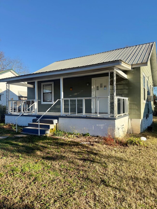 1607 3rd Ave in Opelika, AL - Building Photo - Building Photo