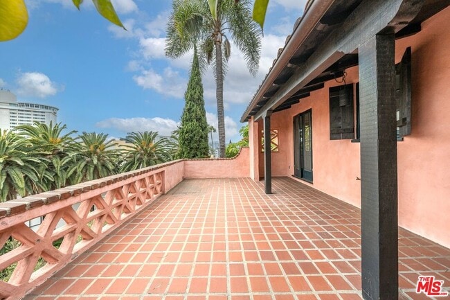 1903 N Orchid Ave in Los Angeles, CA - Building Photo - Building Photo
