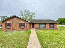 502 Adler Dr in Montgomery, AL - Building Photo