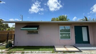 3735 Kirk Rd in Lake Worth Beach, FL - Building Photo