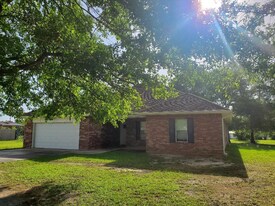 183 Melody Ln in Deridder, LA - Building Photo