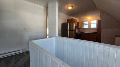 2047 Lawrence Ave in Cincinnati, OH - Building Photo - Building Photo