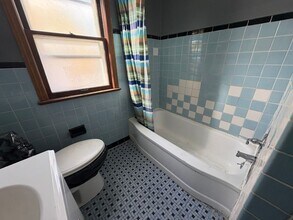 16914 Maple Heights Blvd in Maple Heights, OH - Building Photo - Building Photo