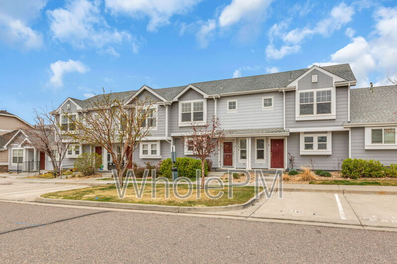 5868 Biscay St in Denver, CO - Building Photo