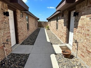 3812 Paola St, Unit 1 in Edinburg, TX - Building Photo - Building Photo