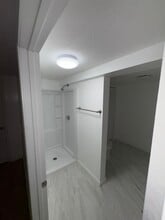 209 South Dr, Unit #2 in Bridgewater, MA - Foto de edificio - Building Photo