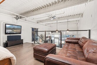 272 E 4th Ave in Vancouver, BC - Building Photo - Building Photo