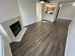 1375 E Hacienda Ave in Las Vegas, NV - Building Photo - Building Photo