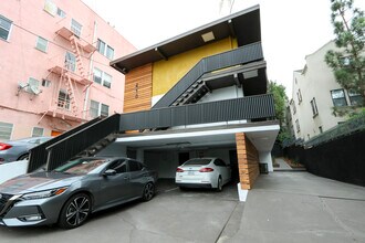 410 Lucas Ave. in Los Angeles, CA - Foto de edificio - Building Photo