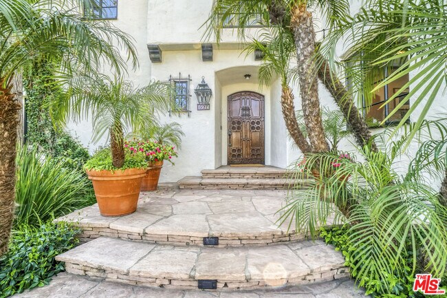 627 Alta Dr in Beverly Hills, CA - Building Photo - Building Photo