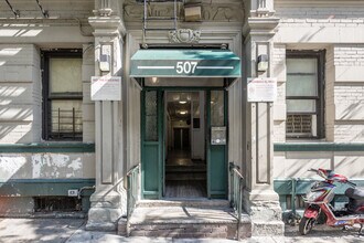 507 W 171st St in New York, NY - Foto de edificio - Building Photo